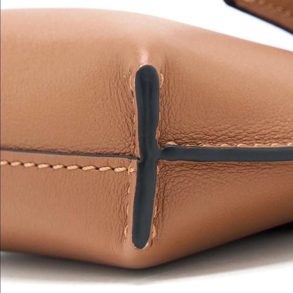 Loewe Elephant phone holder - Picture 6 of 9